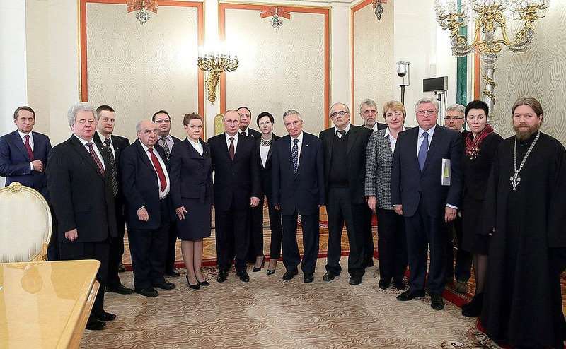 putin and authors of new russian history books 2014
