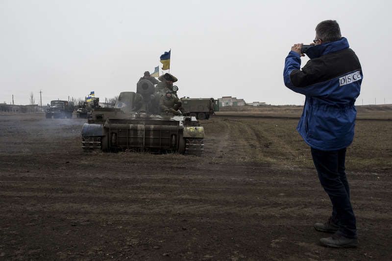 osce smm monitoring the movement of heavy weaponry in eastern ukraine