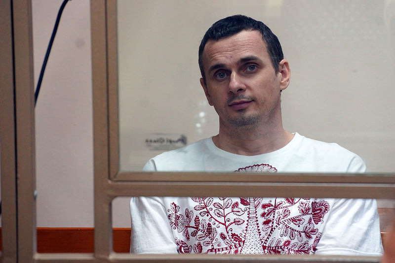 oleg sentsov ukrainian political prisoner in russia 2015