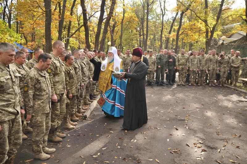 patriarch filaret bezoekt troepen in donbas in 2016