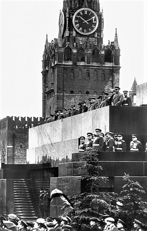 Mausoleum Lenin parade 1945