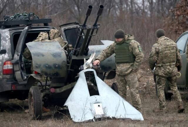 Oekraiense leger met neergehaalde drone