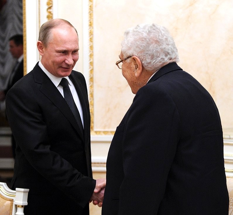 Putin Henry Kissinger