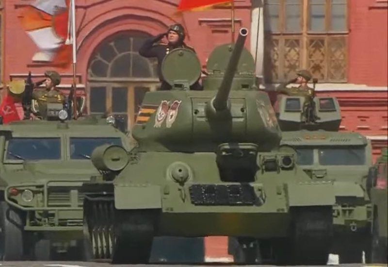 rode plein parade t 34 tank